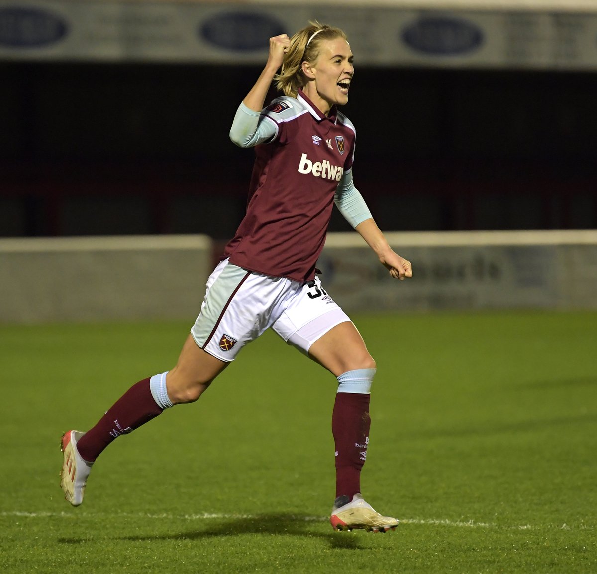 West Ham United Women (@westhamwomen) on Twitter photo 😍 We're celebrating our derby day win by giving away a <a href="/dagnybrynjars/">Dagný Brynjarsdóttir</a> signed home shirt! 
⚒️ To be in with a chance, all you have to do is..
1️⃣ RT this tweet
2️⃣ Follow us!
We'll pick one lucky winner on December 6th. Good luck! 🤞 😍 We're celebrating our derby day win by giving away a <a href="/dagnybrynjars/">Dagný Brynjarsdóttir</a> signed home shirt! 
⚒️ To be in with a chance, all you have to do is..
1️⃣ RT this tweet
2️⃣ Follow us!
We'll pick one lucky winner on December 6th. Good luck! 🤞