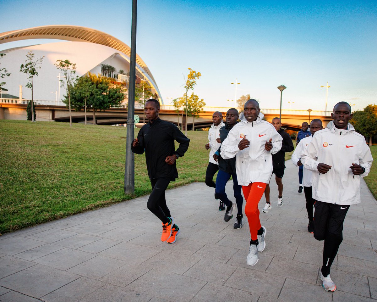 dsmfrunningteam's tweet photo. Getting ready for this Sunday @maratonvalencia
#backtoracing https://t.co/SxCEL0bFHX