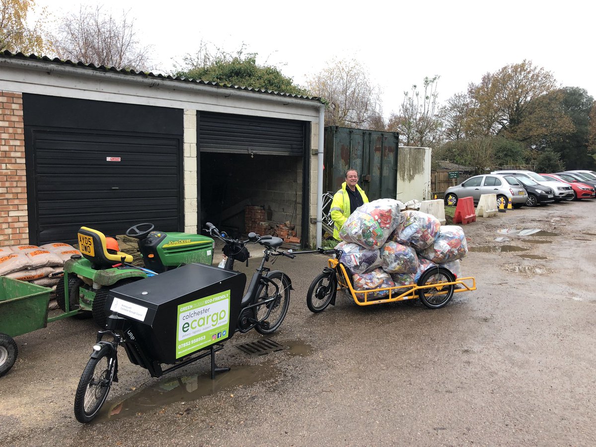 Thanks <a href="/WivenhoeTown/">Wivenhoe Town</a> - heading to you <a href="/enformUK/">en-form The Colchester Environment Centre</a> and then on to @TerraCycleUK - just 10 giant bags today, all squished down nicely on the <a href="/carlacargo/">CARLA CARGO</a> trailer! Let’s go! #terracycling #recycling #broughtbybike #ecargowivenhoe #ecocollection #green #clean #notlandfill #keeprecycling