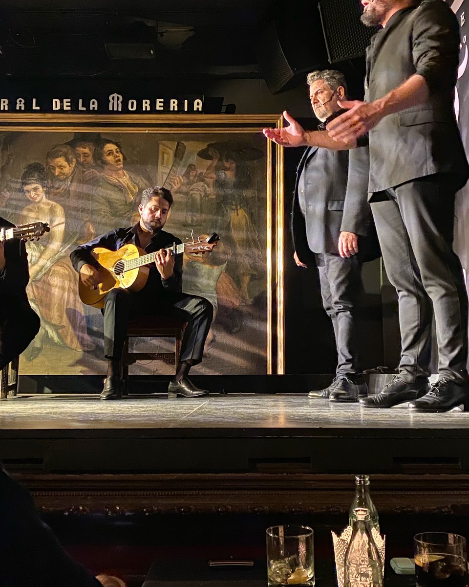 lsuarezdelezo's tweet photo. El flamenco de #ElCorraldelaMorería

Comida, bebida y arte. Uno de los mejores planes que se pueden hacer en #Madeid a día de hoy https://t.co/0uZbSdh0wB