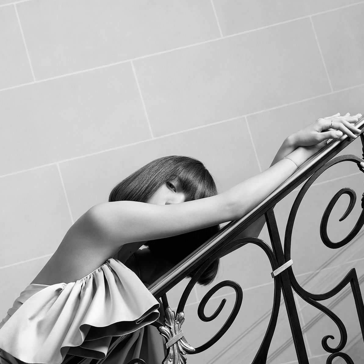 robrtcode's tweet photo. "I also look forward to unveil the diverse side of myself with much confidence, as a CELINE perfume global ambassador."

I Vote for #MAMAVOTE #LISA https://t.co/eB6f06YuD2