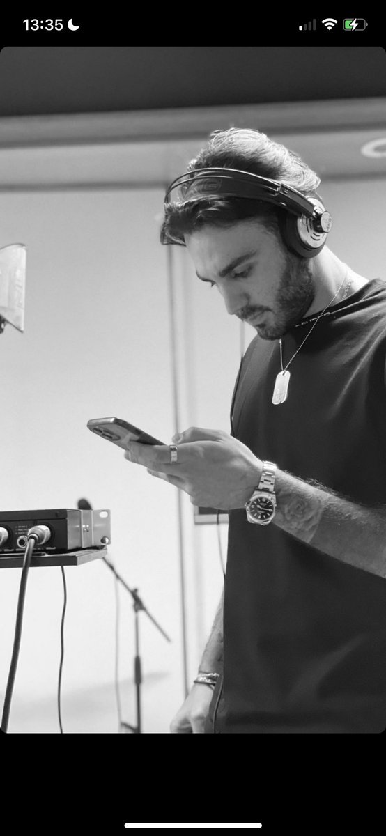albe_jorge_10's tweet photo. In attesa della tua nuova musica 🎶🎵
Sempre al tuo fianco ❤️🎶

#albertourso 
#amici18 
#solo 
#ilsoleadest 
#AEUM 
#teamurso 
#iostoconalberto 

@albertourso_off https://t.co/1A8pw7DllH