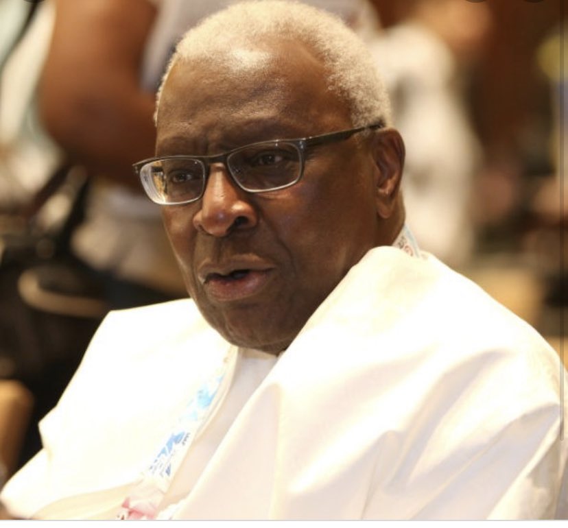 C’est avec tristesse que nous avons appris, le dece de Lamine Diack l’ancien président de l’athlétisme mondial. Je présente toutes mes condoléances à sa famille, au monde sportif et aux sénégalais … 
Jumma Mubarak 🙏🏽
RIP