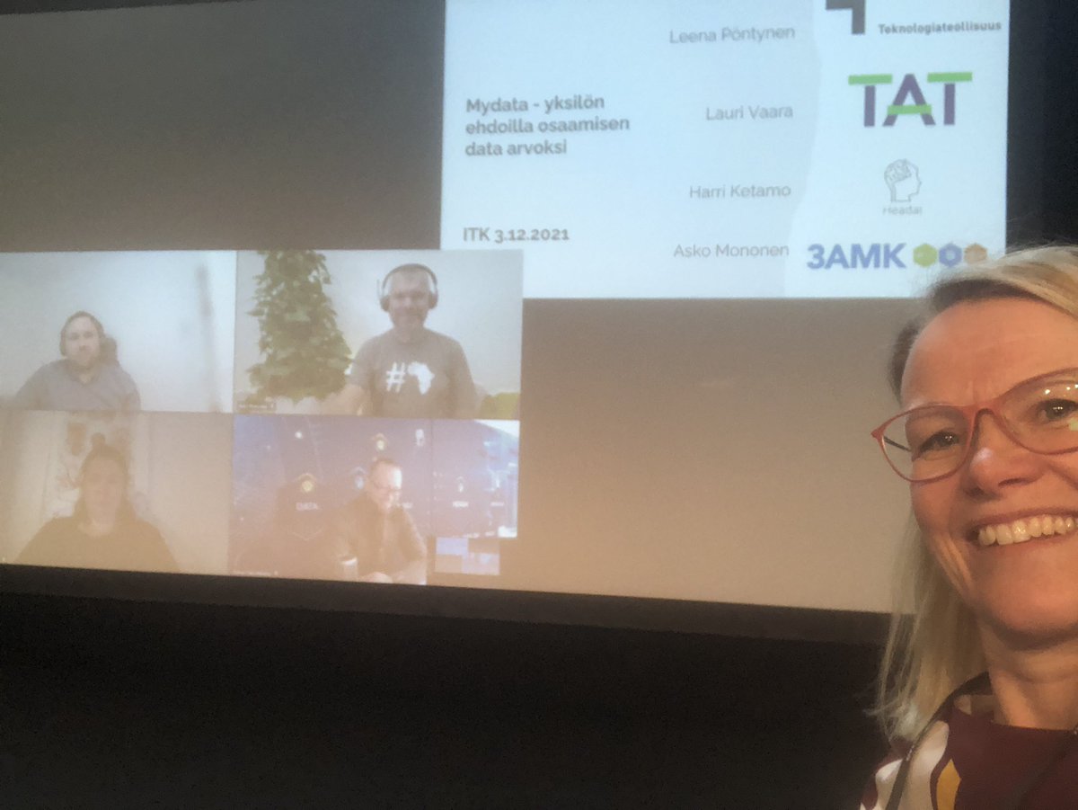 anupassi's tweet image. Digi-live #ITK2021 paneli todella! Kiitos #mydata #osaamisdata  keskustelusta @askomono @leenapontynen @HKetamo @ljvaara! Paikan päällä vielä keskusteltiin että aihe koskettaa kaikkia arjessa - teeman sanoittaminen yksinkertaiseksi siksi tärkeää. Siitä jatketaan!