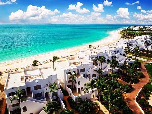 TrayAway's tweet photo. Butler Service? Tray Retrieval? Aurora Anguilla has you covered with a single click!  Nestled between land and sky, Aurora Anguilla is pure paradise from the pristine sands to the panoramic water views along Rendezvous Bay. 

#hotels #travel #vaca #luxuryhotels https://t.co/ImMLDs0k3n