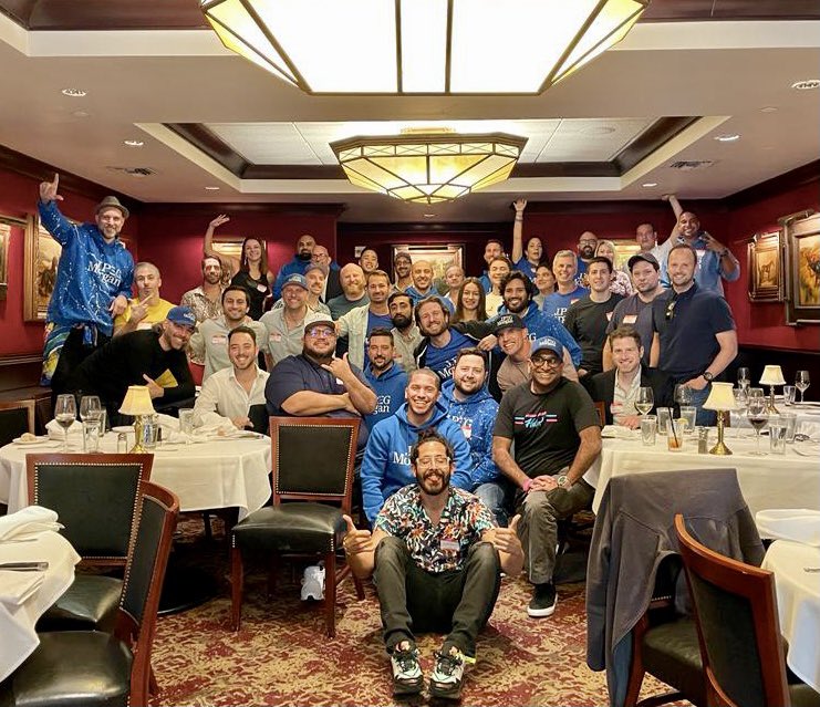 MichelleAbbs's tweet photo. Gm! @jpegmorganxyz Proof of Steak lunch
Which is kind of like 2021 version of Where’s Waldo
Thanks to @GianniDalerta for organizing and of course to @RalphQuintero #rAlpha https://t.co/7iOZBffUq7
