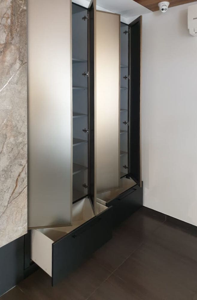 DiformaUAB's tweet photo. 🇱🇹 Spinta lygio palaikymui ⬆️✅
🇬🇧 A cabinet to maintain level ⬆️✅
https://t.co/XVYl8f96z5

#furniture #interiordesign #homedecor #interior #modern #diforma #baldai #kaunas #lietuva #lithuania #kaunastic #cabinet #wardrobe #office #officedecor https://t.co/VQ8CUtSGY8
