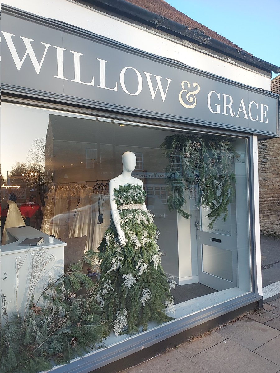 discoversouthk's tweet photo. InvestSK and DiscoverSK is supporting #SmallBizSatUK.
Take a look at these wonderful local businesses in the Deepings. #ShopLocal.
Deeping Antiques Centre.
Willow and Grace Bridal.
Grasmere Farm - The Marketgate Deli.
#Deepings #SmallBiz #MarketDeepings @SmallBizSatUK https://t.co/FjslnZRQje