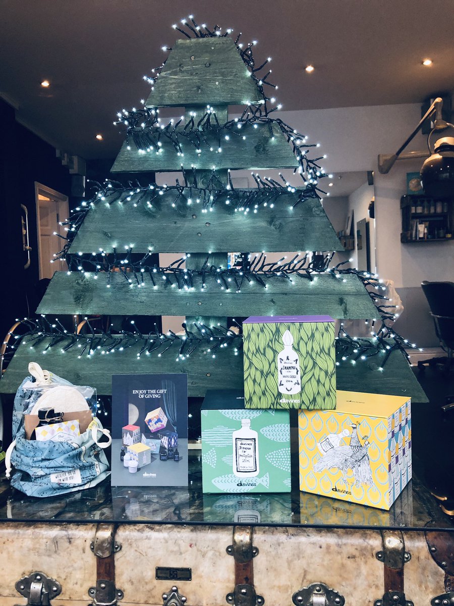 shaunahair's tweet photo. It’s beginning to look at lot like Christmas….. #xmastree #hairsalon #xmasgifts #december #xmas2021 #dalkey #boutiquesalon #davines @davines_uk @alan_davines #headdalkey #luxuryhairsalon #vegan #sustainable https://t.co/nDKYIeK13B