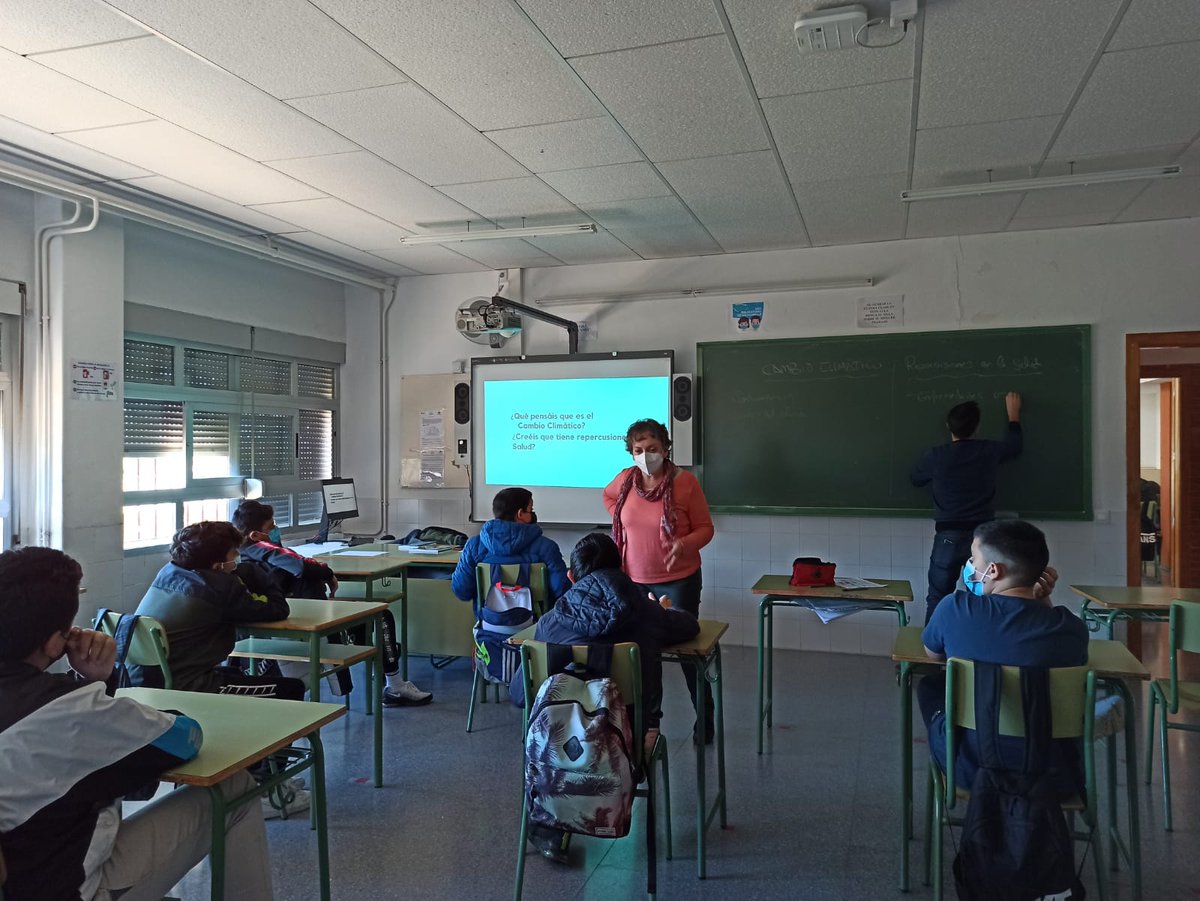 Finalizando la 2da sesión del Programa RECONECTATE en el IES Monte con el alumnado de 1°ESO.💪🏫

Súper gratificante estos apuntes de un alumno. ↘️
<a href="/UnidosDocentes/">Docentes Unidos</a> 
<a href="/Yolanda_yolobe/">Yolanda López-Benavente</a> 
@Emisalm 
<a href="/Enferm_Escolar/">Enfermeras Comunitarias Escolares Área VII</a> 
<a href="/Area7ReinaSofia/">Area7ReinaSofía</a> 
<a href="/amece_es/">AMECE</a>
@Enesmalaga