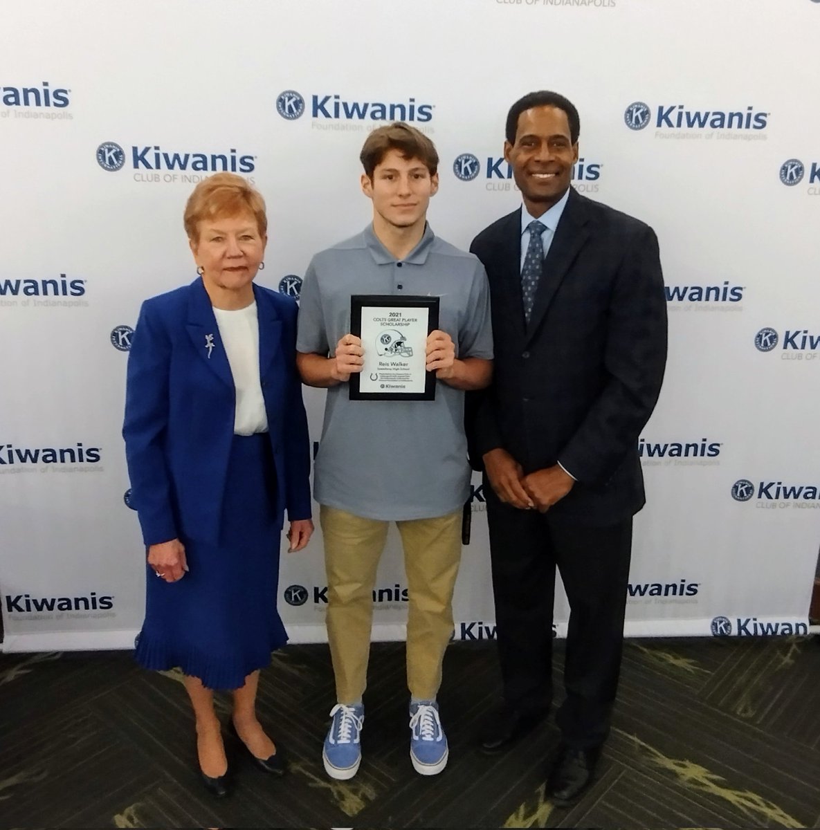 SparkplugSports's tweet photo. Congratulations to Senior Reis Walker on being named the 2021 Indianapolis Colts/Kiwanis Club of Indianapolis G.R.E.A.T. Player Award winner! This award is based on Reis being a giving and respectful person, while display outstanding attitude and character. Well done, Reis. https://t.co/fTLG0RGD6k