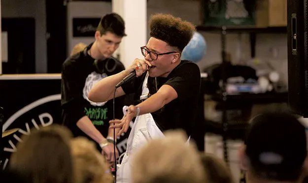 Seven Days tweet media