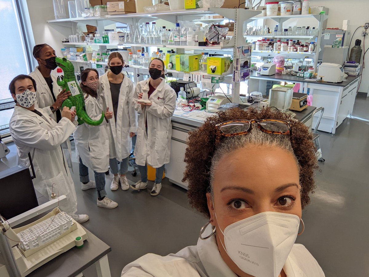 BanksLabAtBates's tweet photo. My lab is the BEST! #MicrobeSquad π©π½βπ¬ππ¦ π§ͺπ§«π§¬ https://t.co/hnULIBIK48