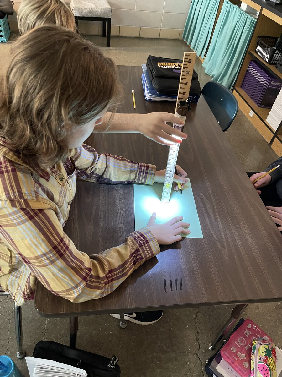 SevonEmily's tweet photo. Do you know the impact of solar angle? These sixth graders do! #orilakers @ORILaker https://t.co/02o5ItpcfW