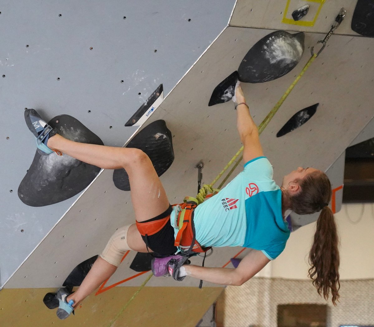FEEC_cat's tweet photo. 🧗‍♀️ Vols formar part del #CTEEC o de la selecció catalana d'Escalada Esportiva? 

📑 Obertes les inscripcions per les proves d'accés.  

➕ INFO ➡️https://t.co/nhj3vJi0P6

#sentlamuntanya #sommuntanya #escaladafeec https://t.co/BYs1hIt3H5