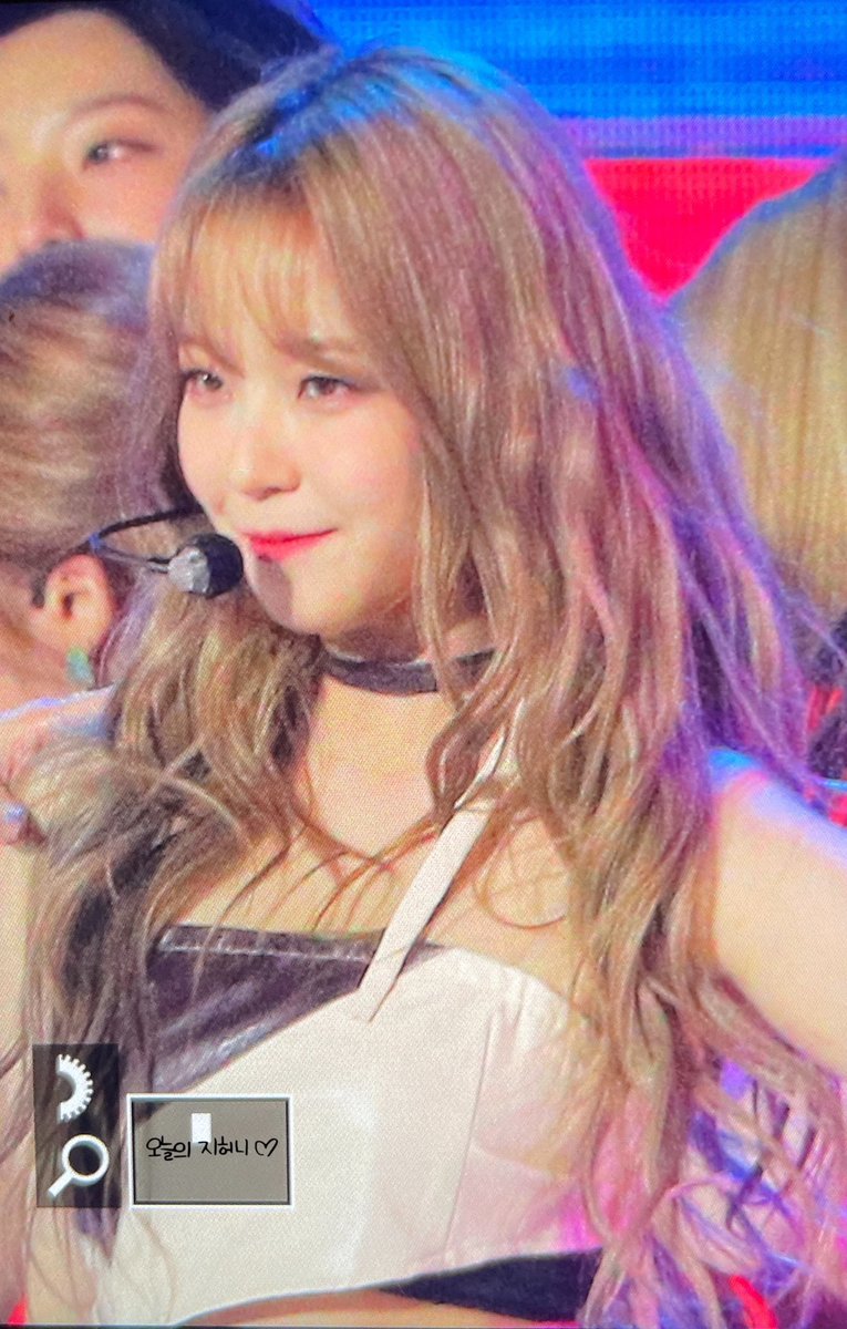 jiheonpix's tweet photo. 211203 ♡ gleaming moment https://t.co/M0xEuIrfPr