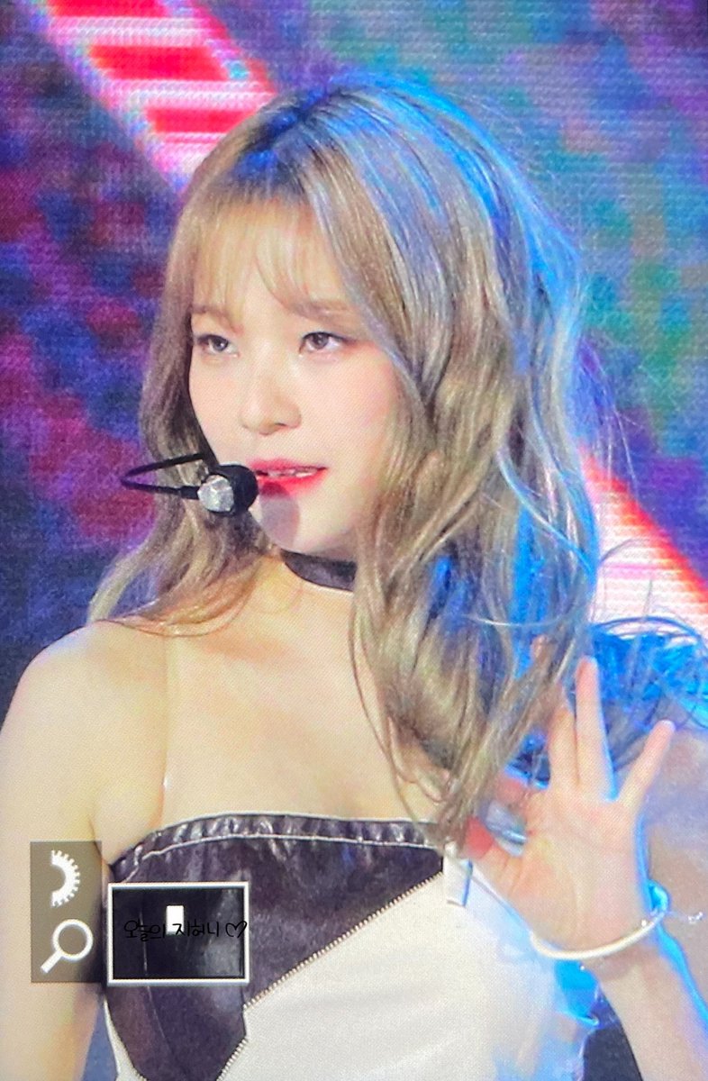 jiheonpix's tweet photo. 211203 ♡ gleaming moment https://t.co/M0xEuIrfPr