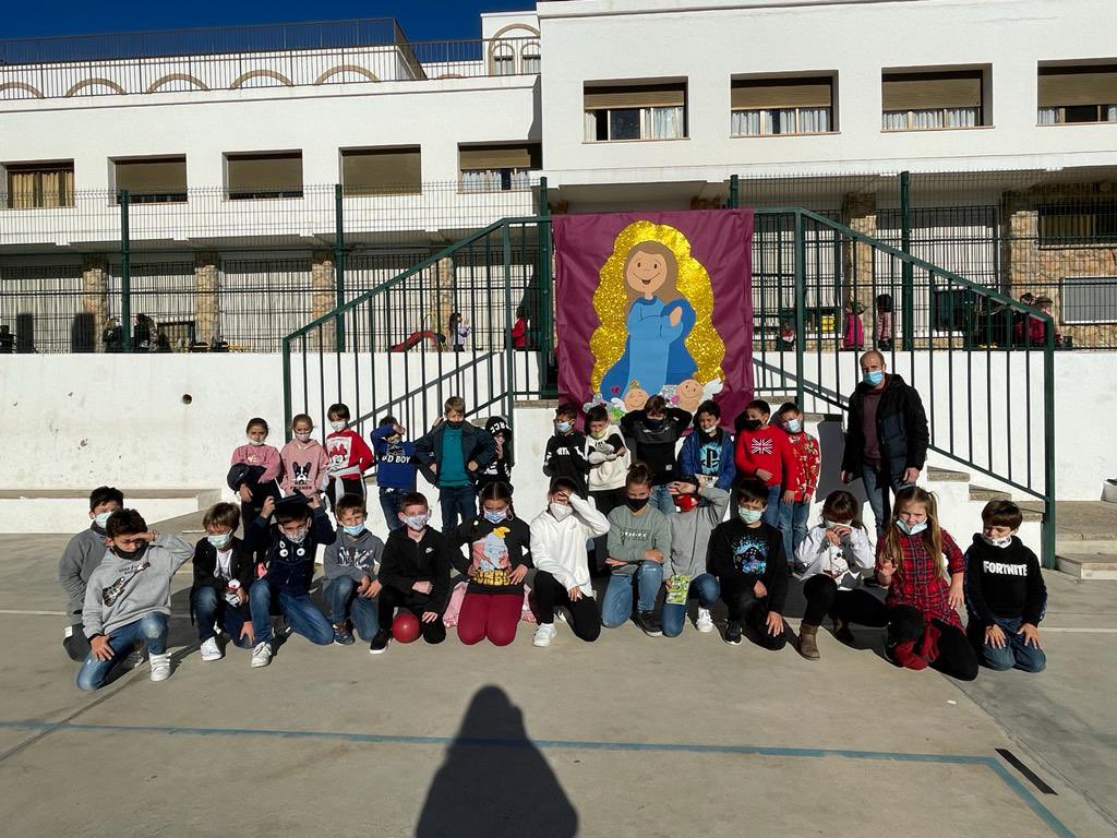 MInmaculadaJ's tweet photo. I acabem el Dia de la Immaculada amb un xocolate calentet. 

Bon pont !!! https://t.co/cBN0Ig4llY