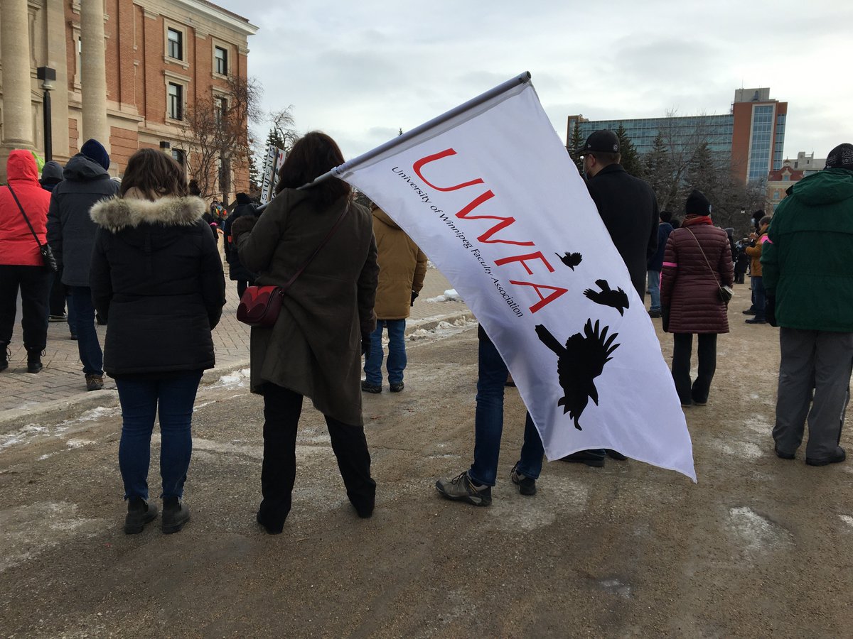 Vanessa Warne tweet media