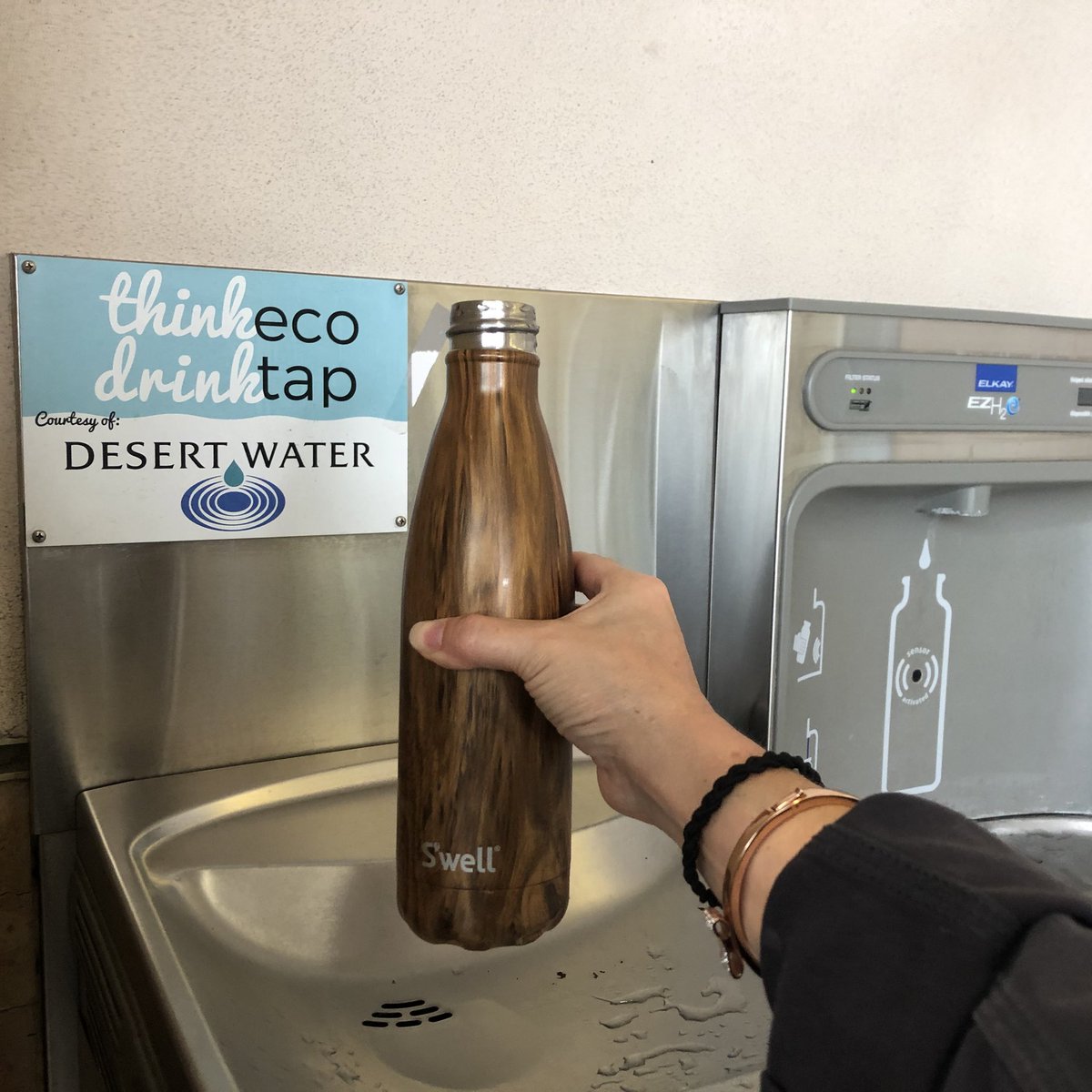 Huge fan of all the water bottle fill stations at airports. ❤️💧This one <a href="/flyPSP/">Palm Springs International Airport</a> #psiloveyou #palmsprings