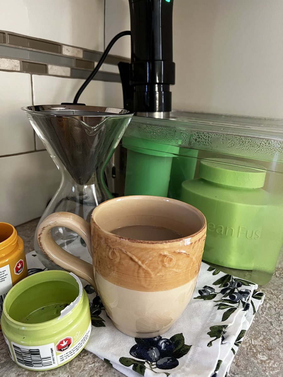 aronseal's tweet photo. This is my @CleanFusionDIY kit.

Coffee infuses in the back.
Weed milk infuses in the front. 

This is how I make Cannalattes.

🌿💕

@CleanFusionDIY
#SnacksOverSmoke
#HerbalEVERYTHING https://t.co/MwGOS9yR9w