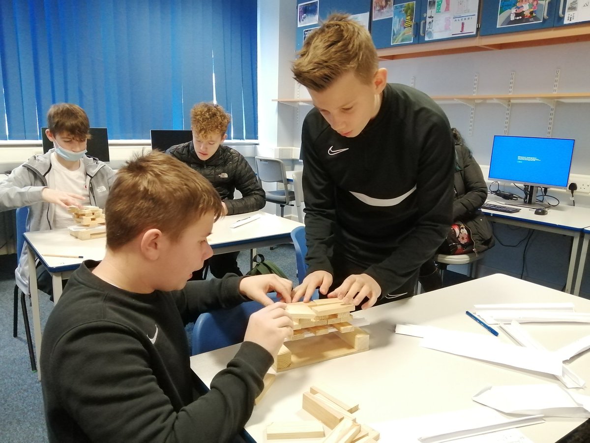 dhstechnologies's tweet photo. 2H were working hard today building paper bridges. Congratulations to 2H winners Oliver and Scott. Their bridge held 880g 💪. @official_DHS https://t.co/iVZQhjZ5zg