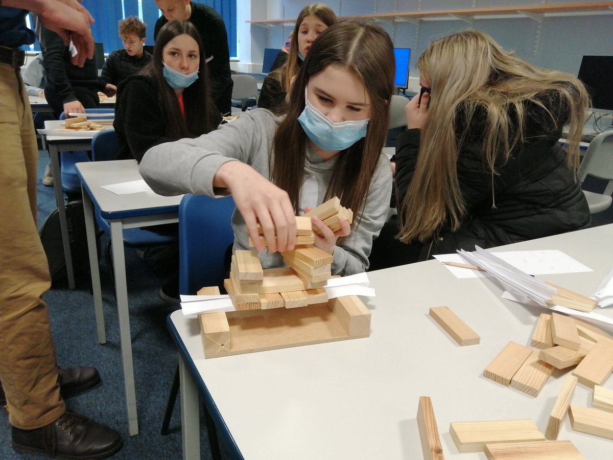 dhstechnologies's tweet photo. 2H were working hard today building paper bridges. Congratulations to 2H winners Oliver and Scott. Their bridge held 880g 💪. @official_DHS https://t.co/iVZQhjZ5zg