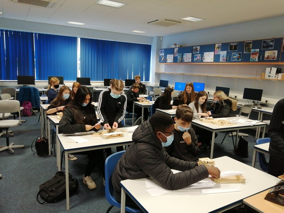 2H were working hard today building paper bridges. Congratulations to 2H winners Oliver and Scott. Their bridge held 880g 💪. <a href="/official_DHS/">Dalkeith High School</a>