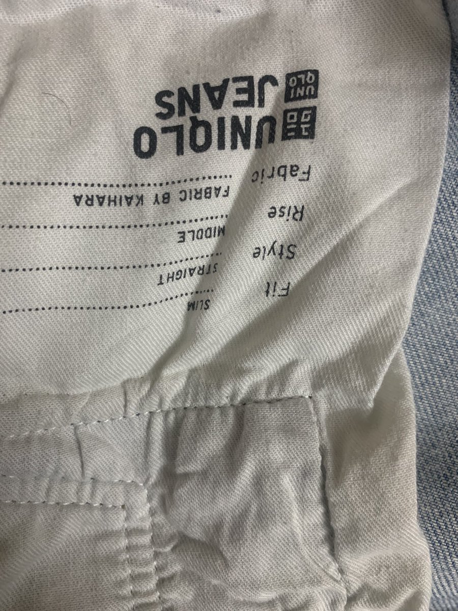 vrtv2006's tweet photo. @UniqloIn  BAD MATERIAL USED IN JEANS. Got ripped in just 2 months from same place and for both the jeans.  Enquiry 02765107. CC saying washing issue but strange there is no washing label on both jeans. Same feedback from different customer for same jeans on website. https://t.co/1BKnTeRXWH