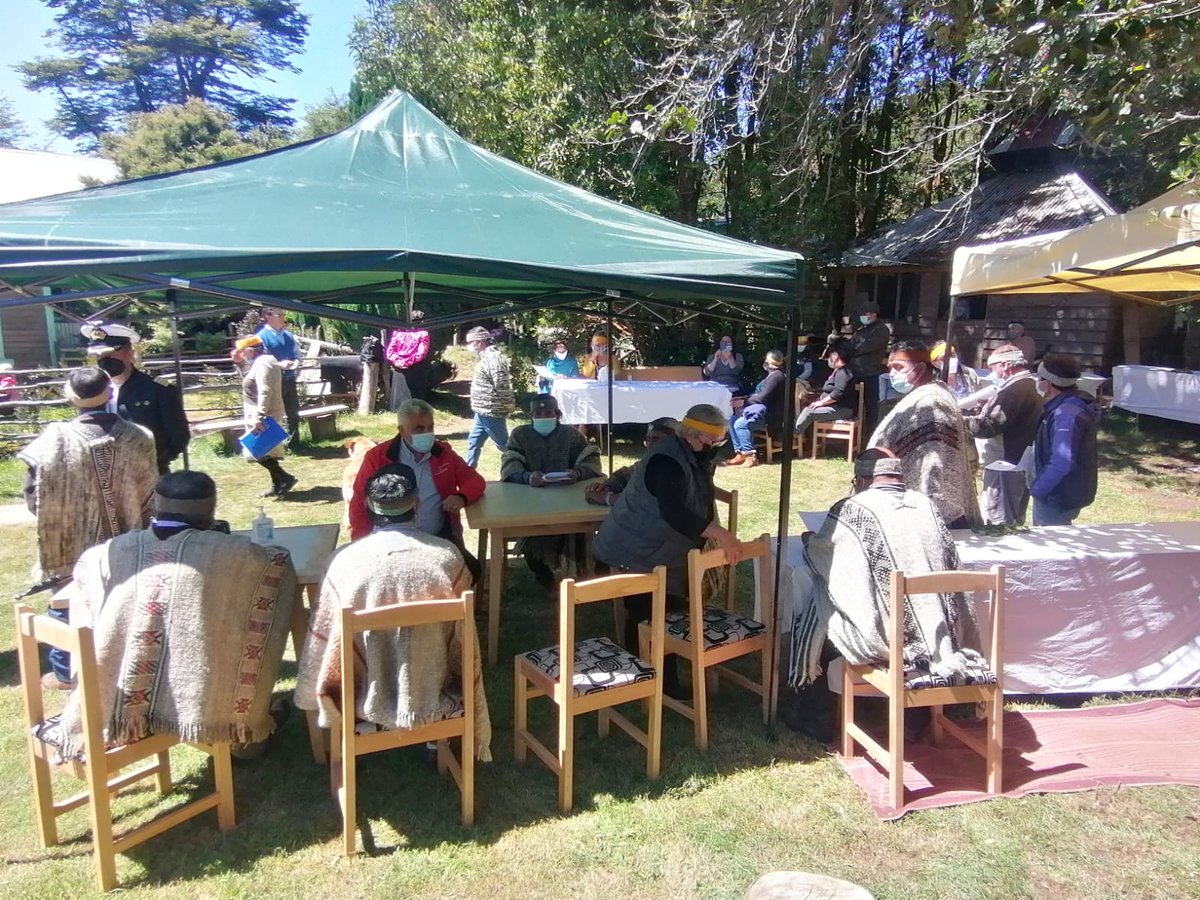 DPPChiloe's tweet photo. Nuestro Delegado @pedroandradep participo en la Ceremonia Ancestral de envestidura de Manuel Antonio Levin, como Cacique de la comunidad Williche "Muchulla Mapu de Castro". Deseamos a la nueva autoridad ancestral mucha sabiduría en su gestión con su comunidad.
#CompromisoInsular https://t.co/mrpxk3lvx5