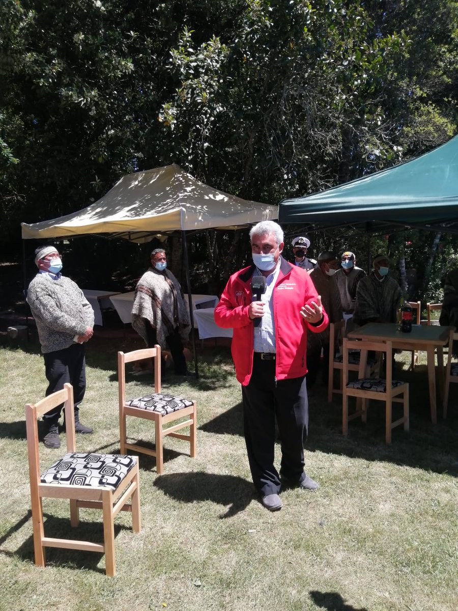 DPPChiloe's tweet photo. Nuestro Delegado @pedroandradep participo en la Ceremonia Ancestral de envestidura de Manuel Antonio Levin, como Cacique de la comunidad Williche "Muchulla Mapu de Castro". Deseamos a la nueva autoridad ancestral mucha sabiduría en su gestión con su comunidad.
#CompromisoInsular https://t.co/mrpxk3lvx5