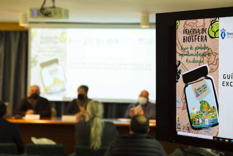 RBMarinas's tweet photo. 📣@MARINASBETANZOS afiánzase como destino gastronómico!

 🔸 Presentouse hoxe o catálogo dos seus alimentos. A guía conta cun total de 31 produtores da marca de calidade. 🥦🥛
 
🛒 Co obxectivo de impulsar as producións da Biosfera, a Reserva lanzará o seu propio #Markeplace.📲 https://t.co/NPfjrqg5da