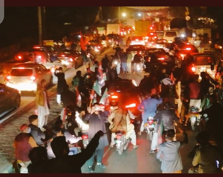 RidaFatimaPPP's tweet photo. حسد کا کوئی فائدہ نہیں
بلندیاں خدا کی ذات دیتی ہے
یہ پنجاب ہے سندھ نہیں 
@BBhuttoZardari https://t.co/wuOYr2UGo2