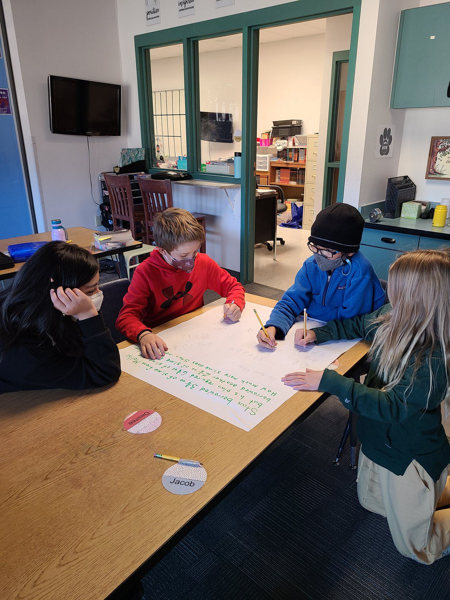 SCE_MrsStys's tweet photo. Applying our knowledge of adding and subtracting fraction to solve word problems! 
@CrysLaneMiller #SCovEl #ssdedu https://t.co/r1m1TzmVFB