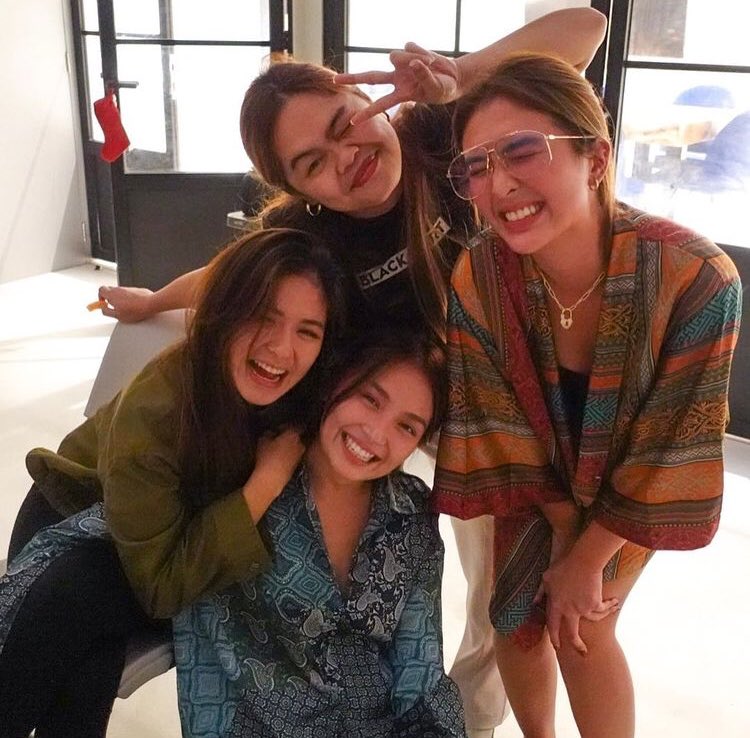 nclcrzsrmnt's tweet photo. happy girls 💗

Loisa x Kathryn x Sofia x Alora

@iamAndalioLoisa @bernardokath 
@alorskieee https://t.co/lnlrqxjqLP