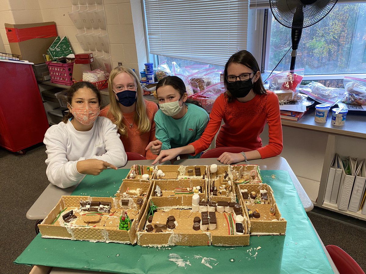 klm1226's tweet photo. Gingerbread STEM project 6-1 core 1 Supernovas @SalemBosh @TimothyBelton7 @mrsjhowland https://t.co/TigZktMvxh
