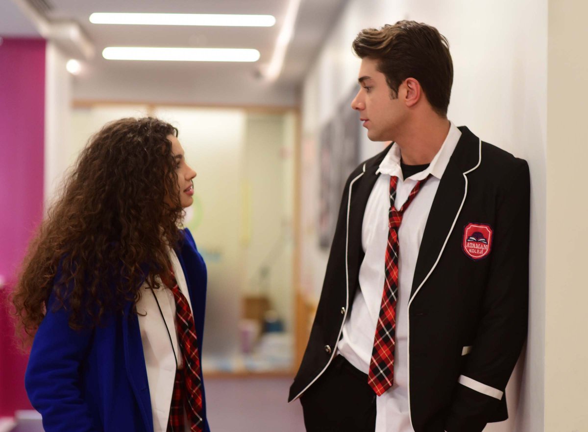 TurquiaLatinoa1's tweet photo. Kardeşlerim / Resumen y Galería del capítulo 31. 👨👨👧👧📸📝
Nuevo capítulo todos los Sábados a las 20:00hrs turcas por ATV (11:00am México) 🇲🇽🇹🇷
• #Kardeşlerim #AsDor #AyBer #Eren #Atakul #YiğitKoçak #SuBurcuYazgı #OnurSeyitYaran • https://t.co/v8MursyvkE