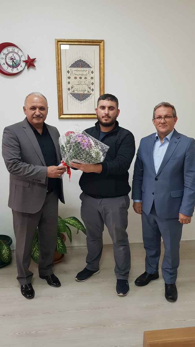 EbsAntalya1's tweet photo. Eğitim Bir Sen Antalya Şube Başkanımız Eyüp Bülent Miran Dünya Engelliler gününde engelli memurları temsilen Kepez Prof. Raşit Küçük Anadolu İHL Memuru Mikail KOLO'yu ziyaret etti. 

Sevgi, dayanışma ve empati ile engelsiz bir yaşamı hep birlikte inşa edeceğiz. https://t.co/qz1xptcLp1