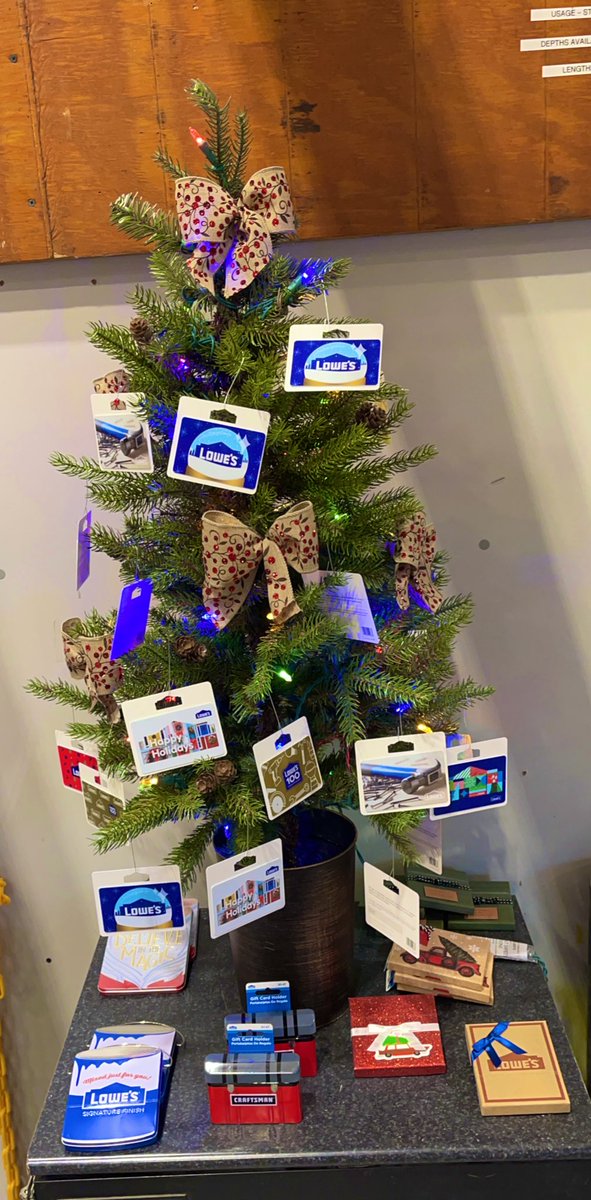 This Christmas everyone deserves a gift card!! @D_Strickler2458 <a href="/steveyoung456/">Steve Young</a> <a href="/BenitoKomadina/">Benito.Komadina@Lowes</a>