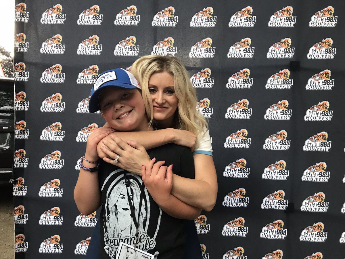 mpeck2724's tweet photo. Look who turns 13 today!!! My sassy and dramatic middle child. Reach for the stars my young performer! Happy birthday Leah!! @StephanieQuayle @MaddieandTae @L https://t.co/pfMirhiJ7o