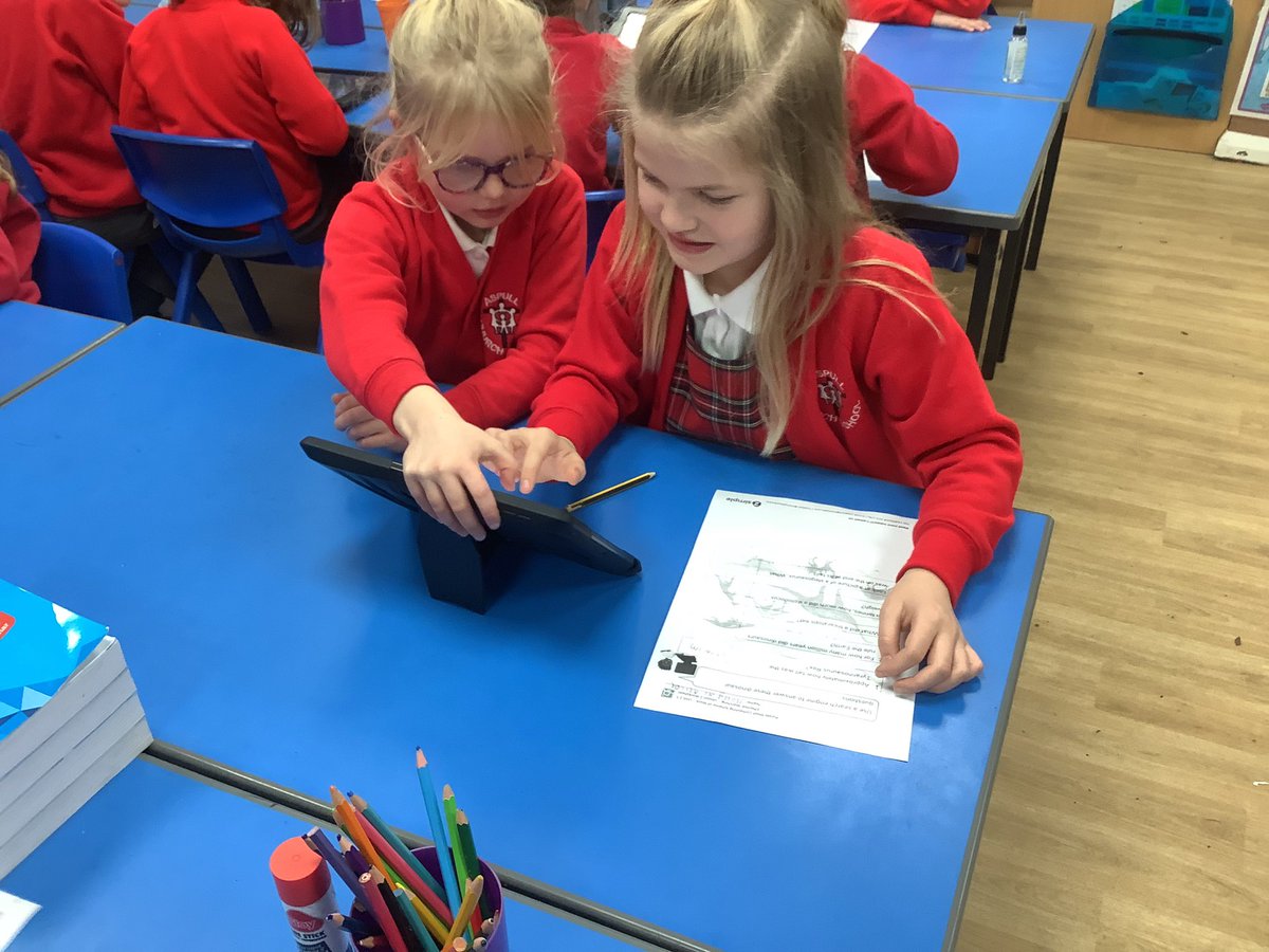 Class2Aspull's tweet image. Fantastic team work this afternoon in computing. We are using a search engine to find information out and reminding ourselves how to search the internet safely #acpscomputing #esafety