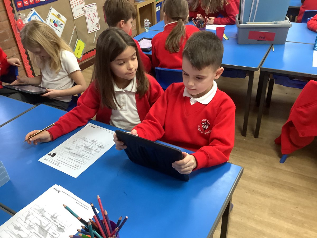 Class2Aspull's tweet image. Fantastic team work this afternoon in computing. We are using a search engine to find information out and reminding ourselves how to search the internet safely #acpscomputing #esafety