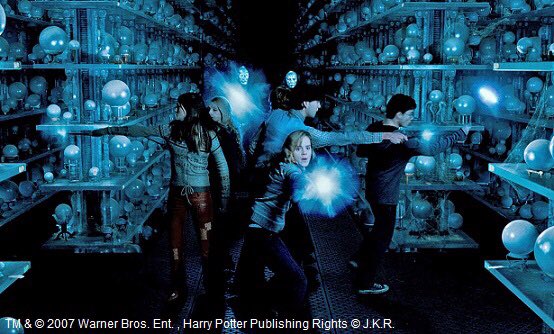 予言の玉「闇の帝王を打ち破る力を持つ者が近づいている。帝王はその者