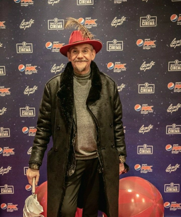 JayKamiraz's tweet photo. It's Beginning To Look Like Christmas
@BackyardCinemas @TroxyLondon Press Launch with @davidandjay Lisa &amp; Juliette @pinkribbonfound @clarateddy 
🎅🌲🎅
#mrfabulousofficial #pinkribbonfoundation #backyardcinema #Christmas2021 https://t.co/b5IzPxTAVp