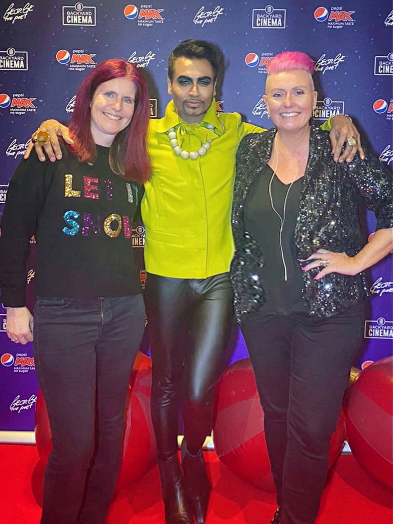 JayKamiraz's tweet photo. It's Beginning To Look Like Christmas
@BackyardCinemas @TroxyLondon Press Launch with @davidandjay Lisa &amp; Juliette @pinkribbonfound @clarateddy 
🎅🌲🎅
#mrfabulousofficial #pinkribbonfoundation #backyardcinema #Christmas2021 https://t.co/b5IzPxTAVp