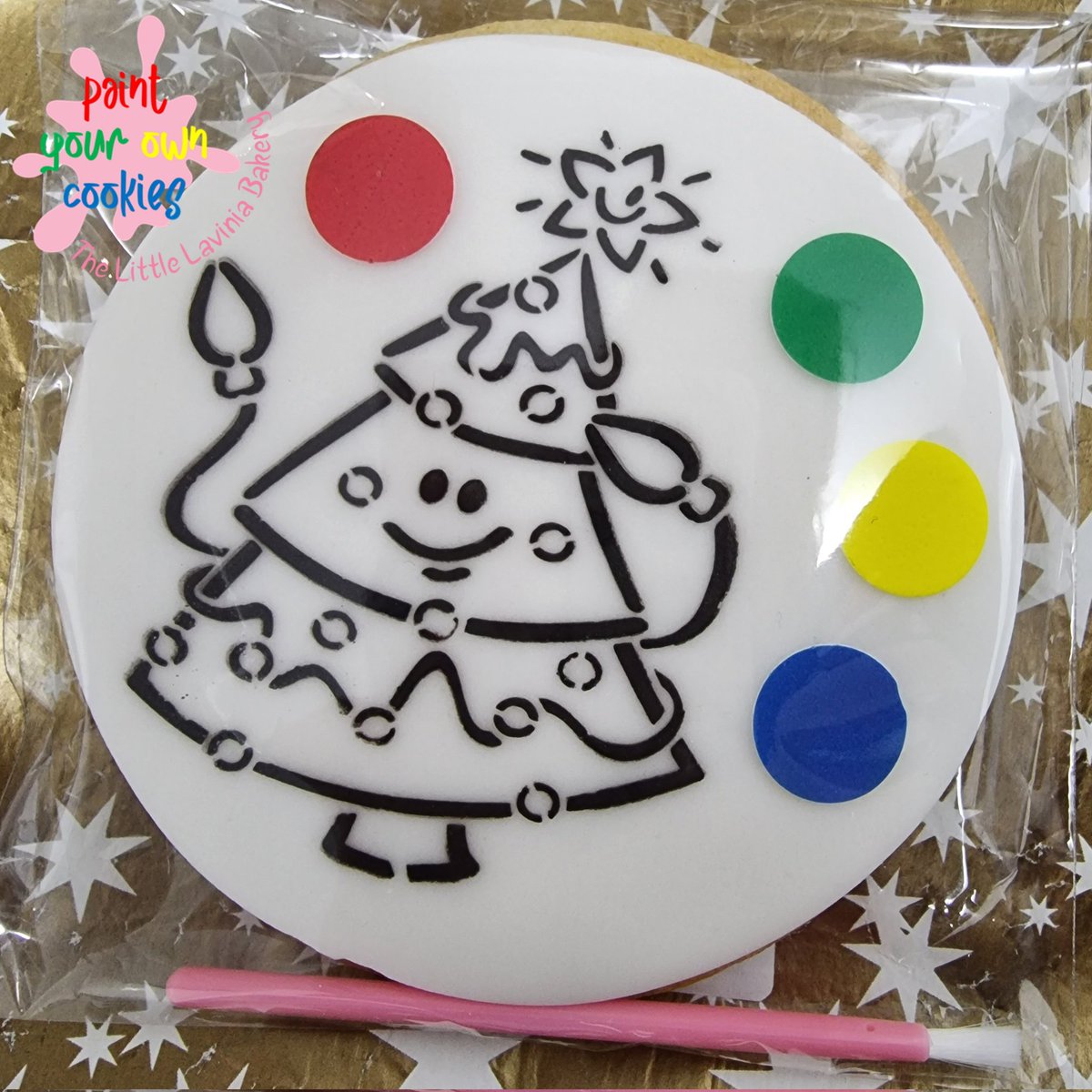 LaviniaBakery's tweet photo. Every single Christmas #paintyourowncookie makes me smile!! #SmallBusiness #Dartford #dartfordbusiness #ChristmasGiftIdeas #giftsbypost #SupportSmallBusinesses #shoplocal #Christmasevebox #secretsanta #stockingfiller https://t.co/ki4lNw22od