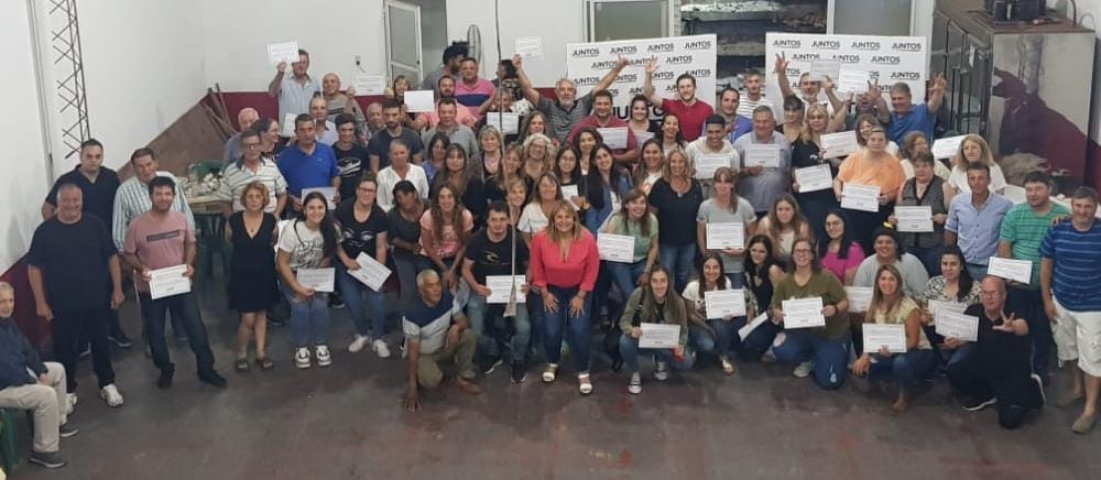 juntosarenales's tweet photo. ¡GRACIAS!

Gracias a todos aquellos que cuidaron la voluntad de cada vecino que se acercó a votar en estas elecciones. 
Gracias por su responsabilidad y entrega para con el espacio JUNTOS.

¡SIGAMOS TRABAJANDO JUNTOS POR UN DISTRITO MEJOR! https://t.co/Og0s9JgmPN