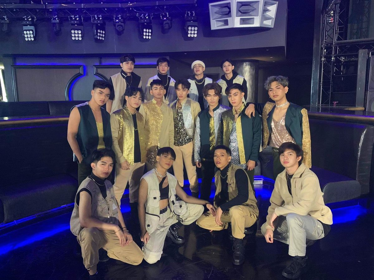 chacoligado's tweet photo. CONGRATS @beyondzer0ofc ๐ Tuloy lang sa byahe ๐ฅ God bless sa career ng grupo! Proud kami sa inyo ๐ฅบ๐ #BZTheReboot #BeyondZero https://t.co/b4wxffl9C1