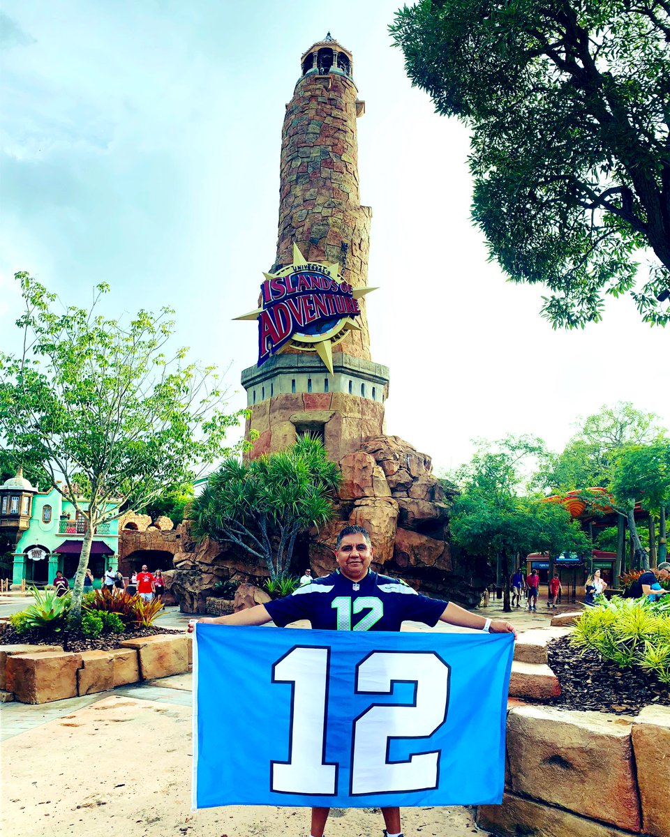 LSeahawkers's tweet photo. 💙💙Happy blue Friday 💙💙 @DangeRussWilson @dkm14 @Seahawks @12s @12thMan_Rising #Seahawks #seahawksfan #Seahawkers #12flag #latino #Seahawksaroundtheworld #GoHawks https://t.co/VxKvM4AtbA