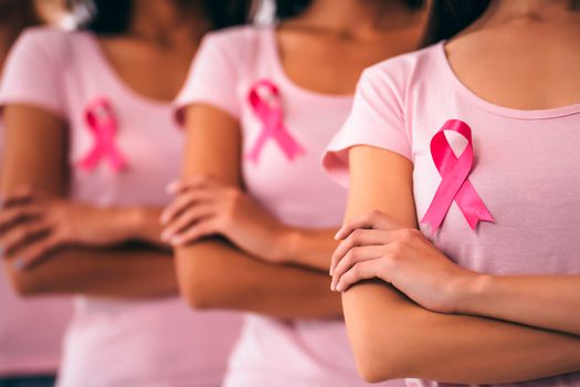 elespectador's tweet photo. Por ley se garantizará reconstrucción de ambos senos a víctimas de cáncer de mamá. https://t.co/DQ7dVv7bsP https://t.co/dvTjJInZrk